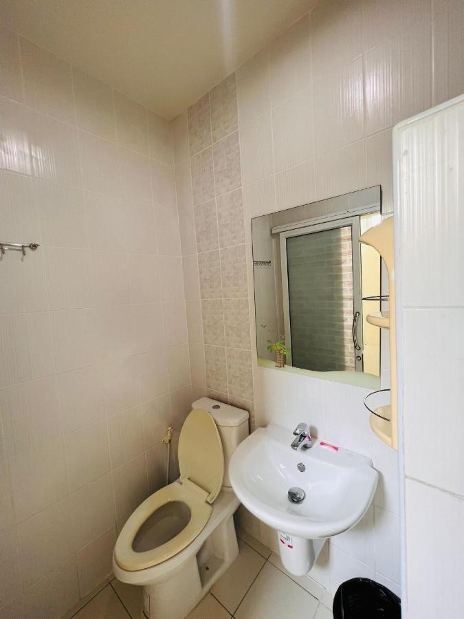 Aekkalukthai Hostel 라용 외부 사진