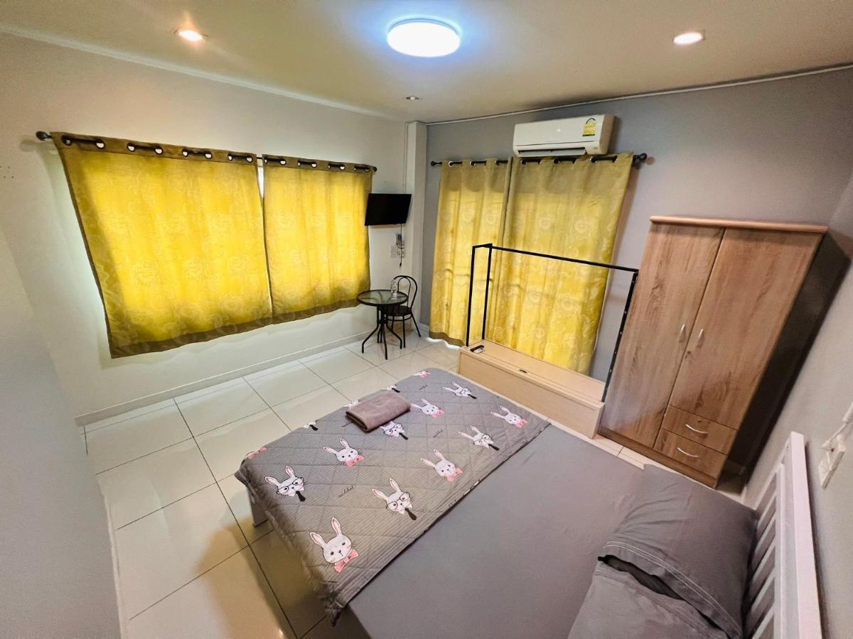 Aekkalukthai Hostel 라용 외부 사진