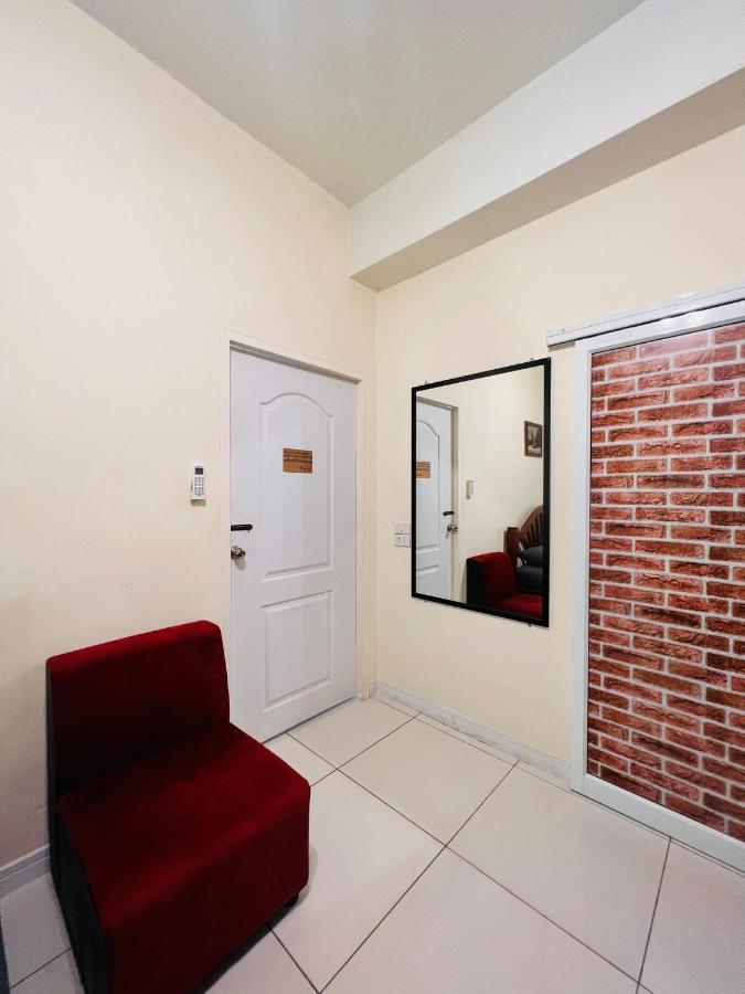 Aekkalukthai Hostel 라용 외부 사진
