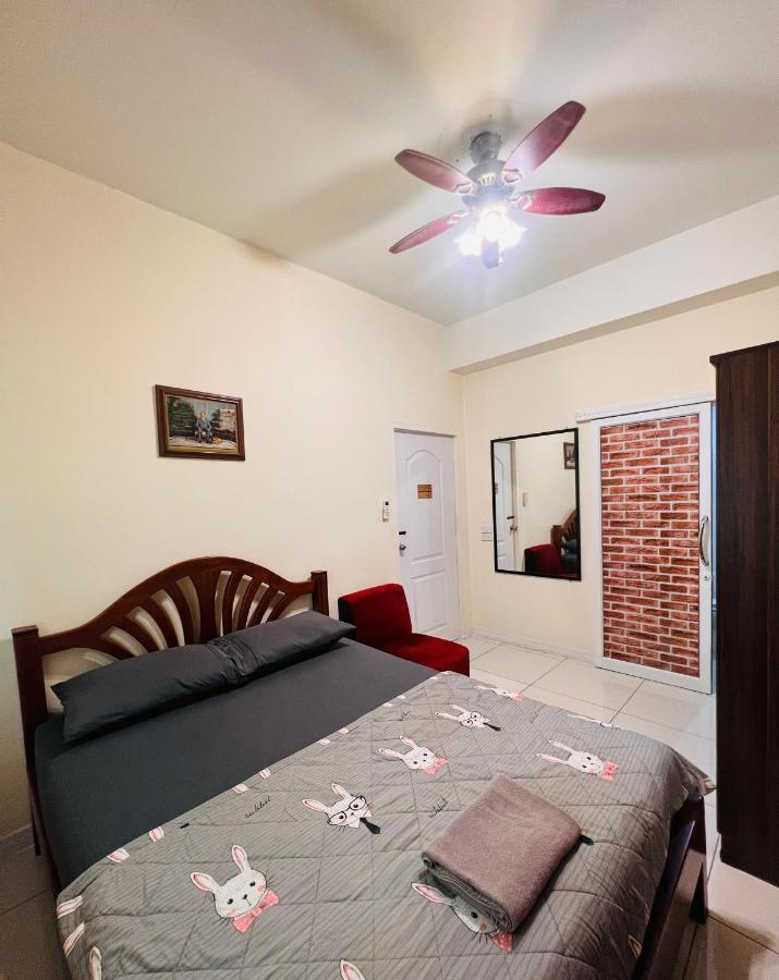 Aekkalukthai Hostel 라용 외부 사진