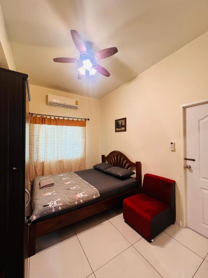 Aekkalukthai Hostel 라용 외부 사진