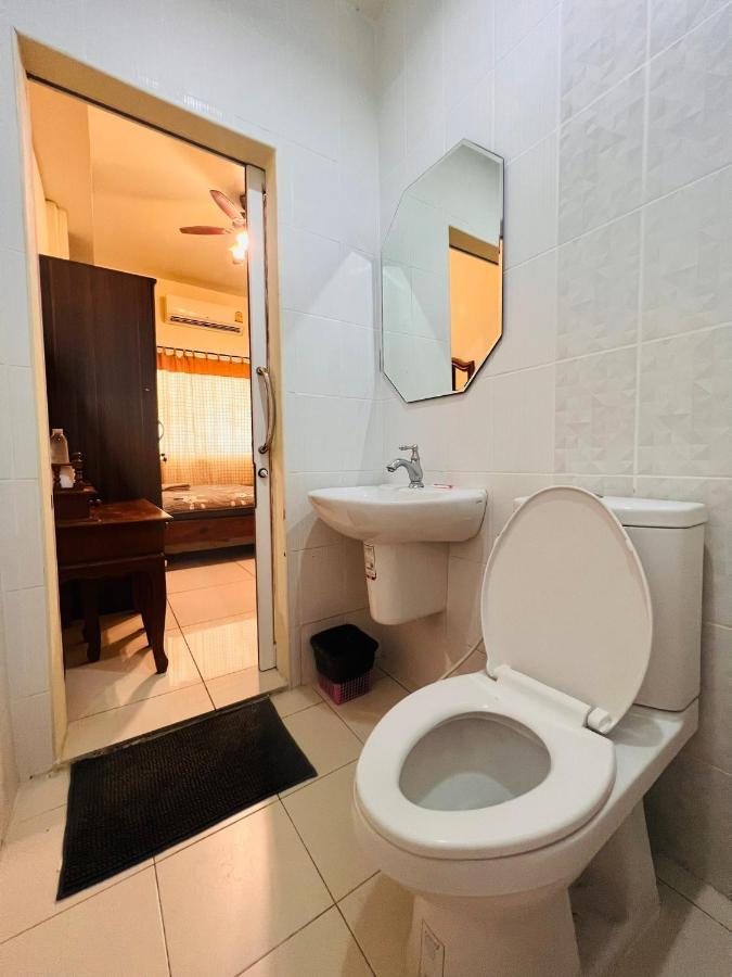 Aekkalukthai Hostel 라용 외부 사진