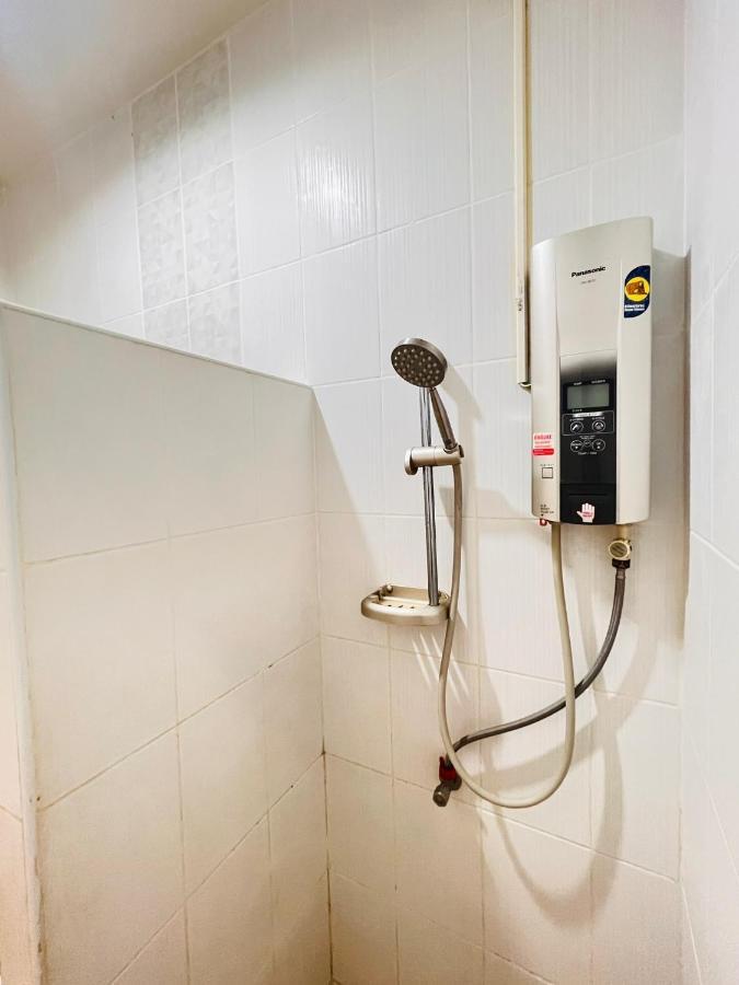 Aekkalukthai Hostel 라용 외부 사진