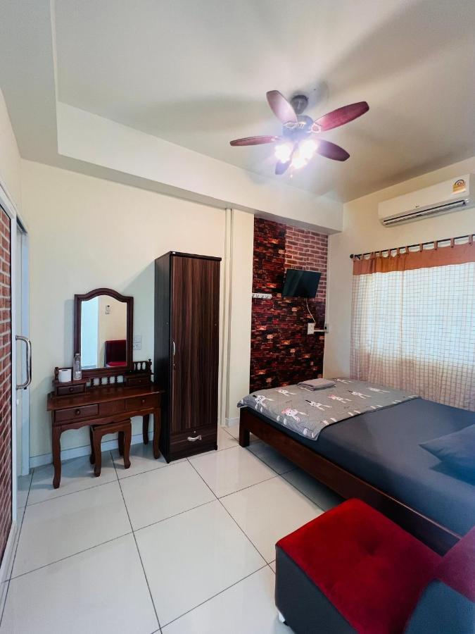 Aekkalukthai Hostel 라용 외부 사진