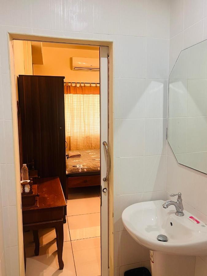 Aekkalukthai Hostel 라용 외부 사진